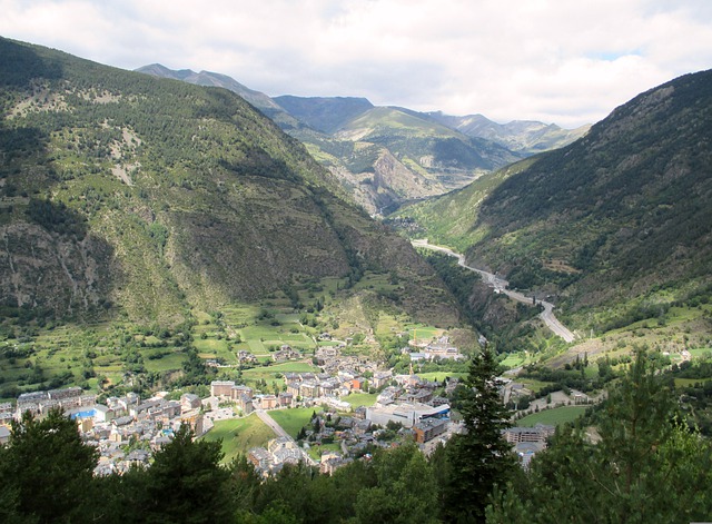 El Principado de Andorra es un pequeño estado situado entre España y Francia