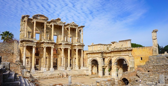 La Antigua Ciudad de Éfeso ha llegado hasta nuestros días en un excelente estado de conservación, están consideradas las más bonitas de Turquía