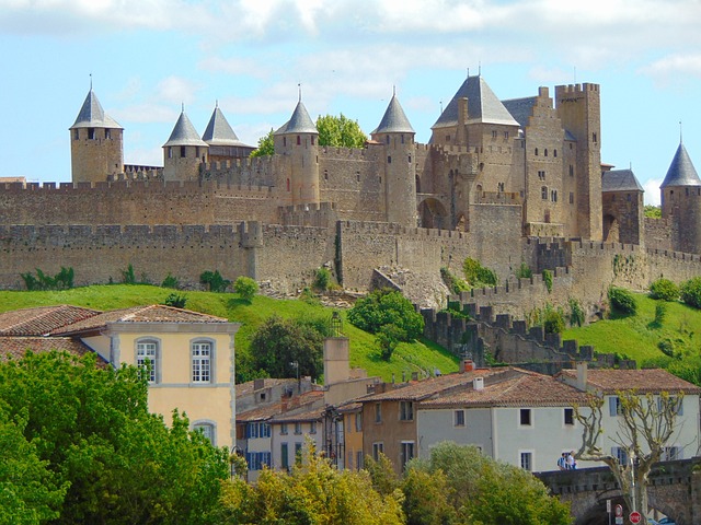 Carcassonne, situada al sur de Francia, es una de las ciudades medievales mejor conservadas de Europa