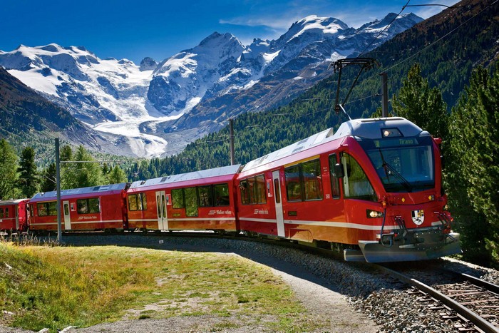 Te invitamos a conocer una de las zonas más bonitas del continente europeo, los Alpes Suizos y lagos de Italia