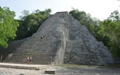 COBÁ, LA CIUDAD MAYA DE LOS CINCO LAGOS