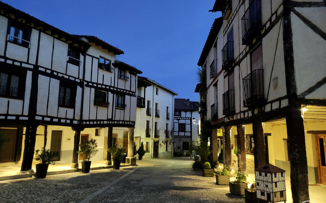 El pueblo de Covarrubias se encuentra en Burgos, en el corazón de la Comarca de Arlanza