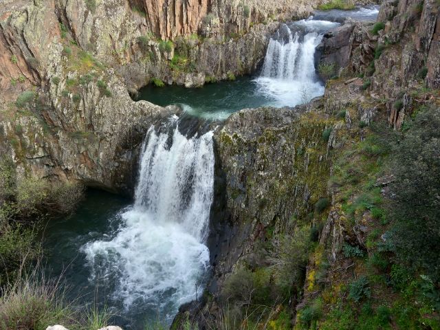 PUENTE DE NOVIEMBRE: ENTRE CASCADAS Y LOS PUEBLOS NEGROS