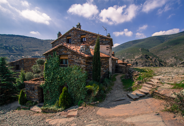 La ruta por los Pueblos Negros de Madrid nos lleva a conocer increíbles villas históricas