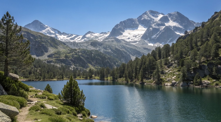 Los Lagos del Passet y los Baños de Dorres representan dos caras complementarias de la Cerdanya