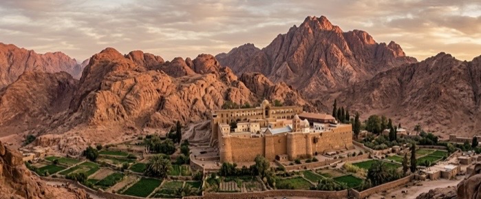 La belleza natural del Monte Sinaí reside en su aparente austeridad