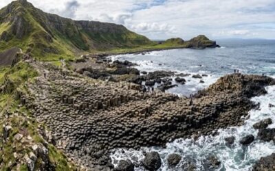LA CALZADA DEL GIGANTE, MARAVILLA NATURAL EN LA COSTA DE IRLANDA