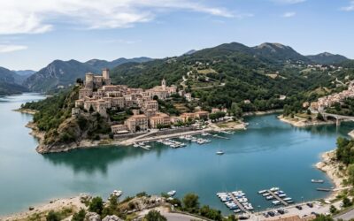 CASTEL DI TORA, UN TESORO MEDIEVAL JUNTO AL LAGO