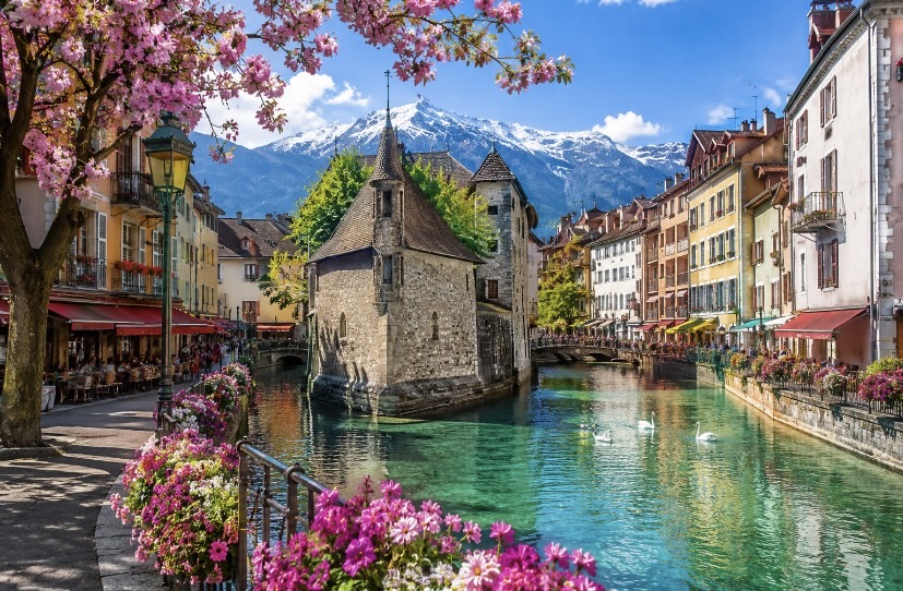 El centro histórico de Annecy es un laberinto de calles adoquinadas