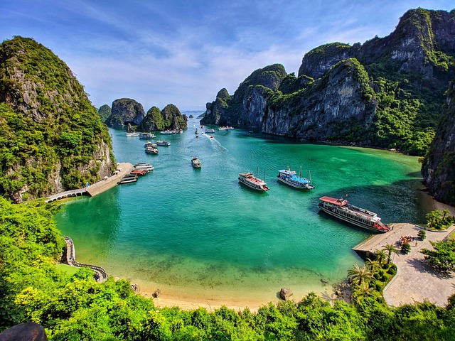 BAHÍA DE HA LONG, UN PAISAJE DE ENSUEÑO